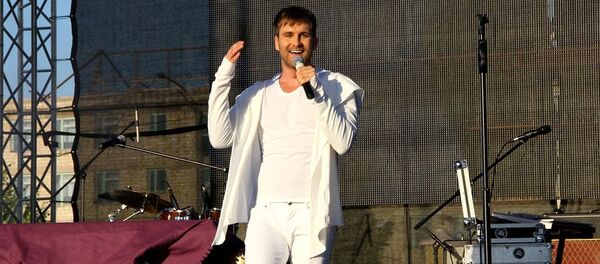 Молдавский певец Ионел Истрати выступил на концерте в честь 10-летия Милсами - Sputnik Moldova