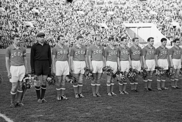 Сборная СССР - триумфаторы Чемпионата Европы 1960 года Сборная СССР - триумфаторы Чемпионата Европы 1960 года - Sputnik Молдова