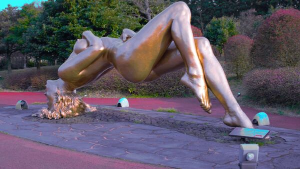 Cтатуя в парке эротической скульптуры Love Land в Южной Корее - архивное фото - Sputnik Молдова