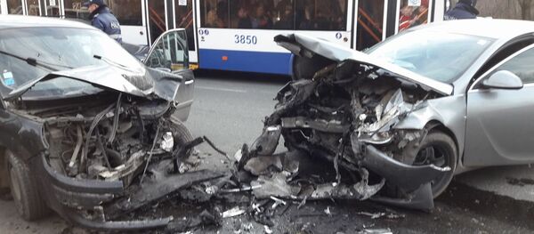 Accident pe strada Alecu Russo din Capitală Accident pe strada Alecu Russo din Capitală - Sputnik Moldova