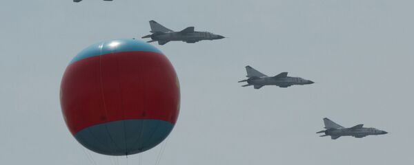 MiG 23 la parada de la Phenian - Sputnik Молдова