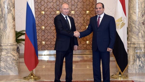 President of the Arab Republic of Egypt Abdel Fattah el-Sisi (right) and President of the Russian Federation Vladimir Putin at the meeting in Cairo - Sputnik Moldova-România