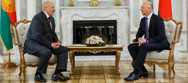 Premierul Pavel Filip și Președintele Republicii Belarus, Alexandr Lukașenko Premierul Pavel Filip și Președintele Republicii Belarus, Alexandr Lukașenko - Sputnik Moldova