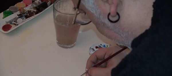 Турецкий художник рисует на тыквенных семечках и семенах - Sputnik Молдова