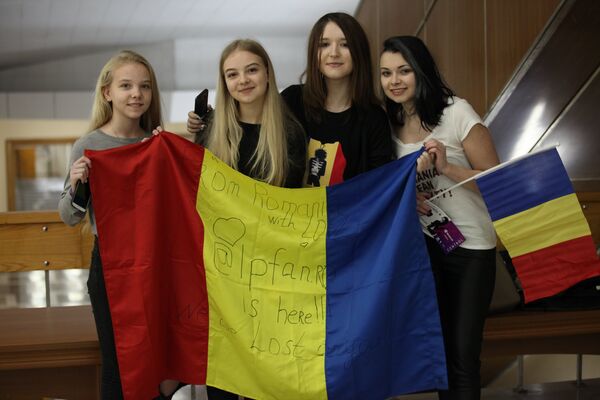 На выступление в Кишинев приехала целая группа поклонников из Румынии - Sputnik Молдова
