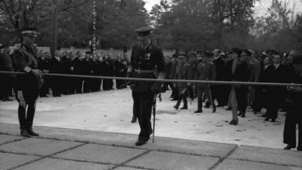 Михай I на церемонии открытия Выставки Освобождения, 31 октября 1942 года, Кишинев - Sputnik Молдова