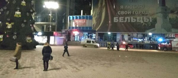 В Бельцах неизвестный сообщил о бомбе под новогодней елкой - Sputnik Moldova