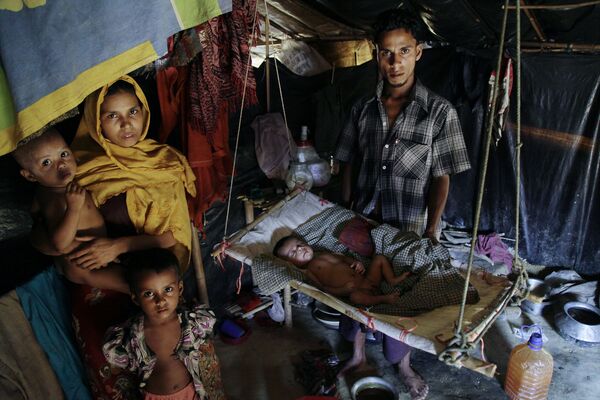 Беженцы рохинджа в лагере Балухали на границе Мьянмы и Бангладеш - Sputnik Молдова