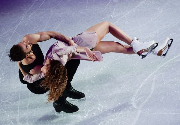 Габриэлла Пападакис и Гийом Сизерон, занявшие 2-е место в танцах на льду на чемпионате мира по фигурному катанию в Хельсинки - Sputnik Молдова