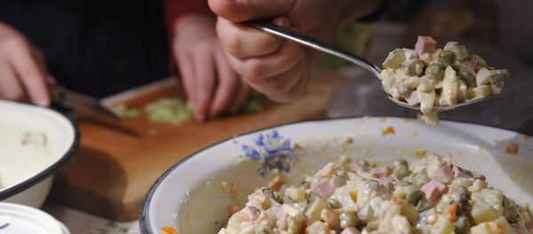 Салат Оливье - Sputnik Молдова