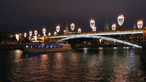 Новогодняя иллюминация в Москве - Sputnik Молдова