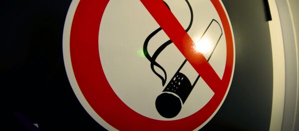 Табличка о запрете курения - Sputnik Молдова