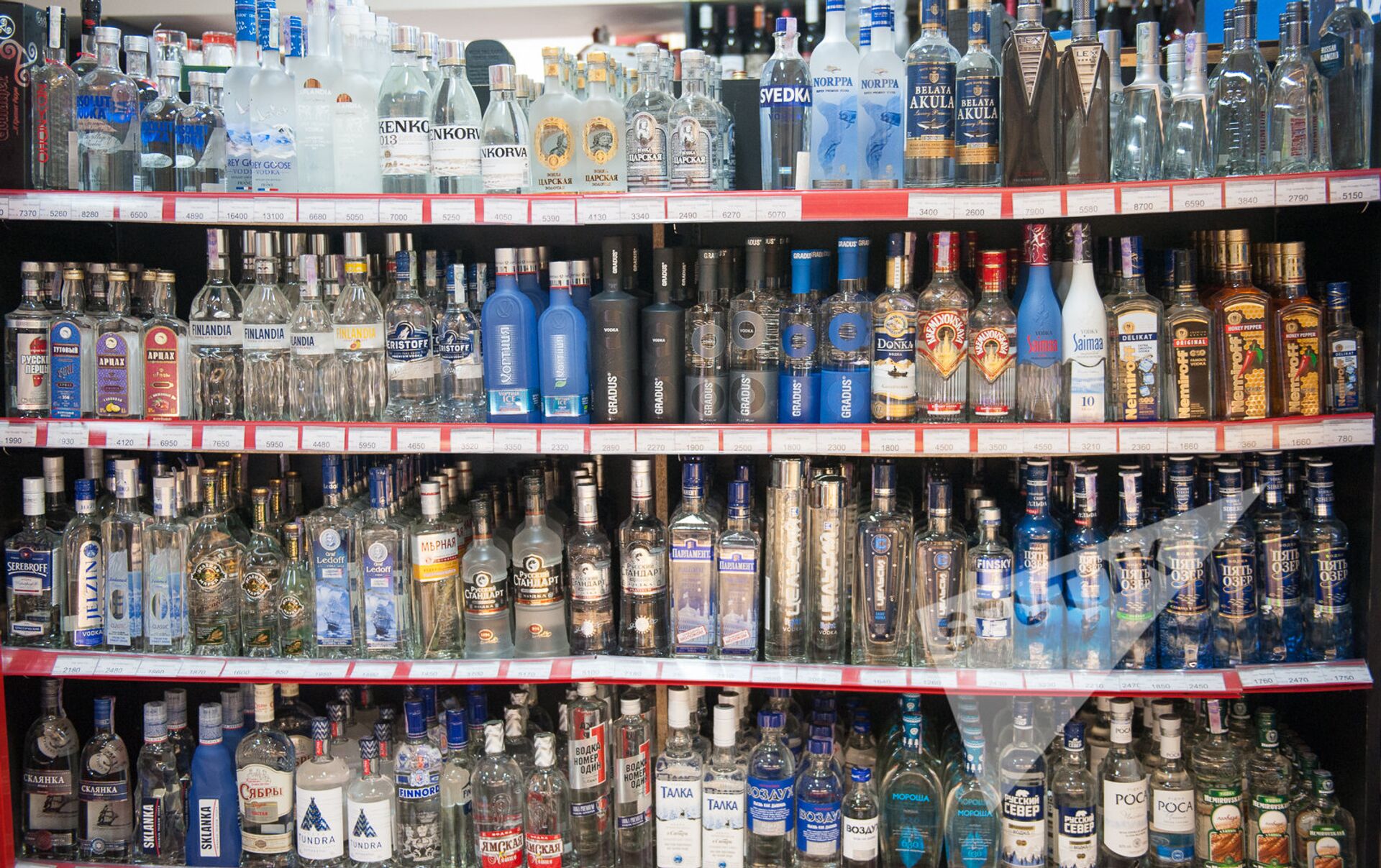 Со скольки продают крепкий алкоголь в России. Можно приобрести в некоторых