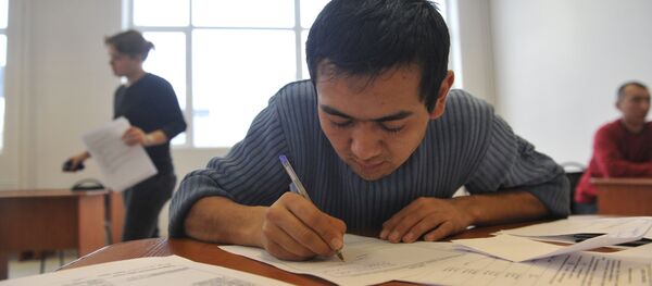 Экзамен по русскому языку для иностранных граждан - Sputnik Молдова