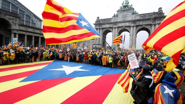 Pro-independence Catalans from all over Europe take part in a rally showing their support to ousted Catalan leader Carles Puigdemont and his government, in Brussels, Belgium December 7, 2017 - Sputnik Moldova-România