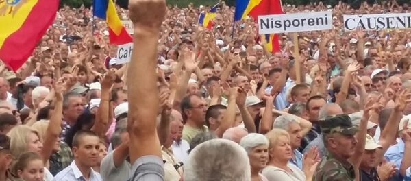 Антиправительственный митинг в центре Кишиневе Антиправительственный митинг в центре Кишиневе - Sputnik Moldova