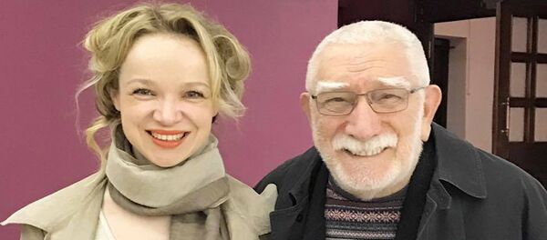 Армен Джигарханян и Виталина Цымбалюк-Романовская - Sputnik Молдова