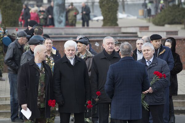 В Кишиневе в среду, 27 декабря, состоялось торжественное возложение цветов на мемориале Сыновьям Родины – Вечная память. - Sputnik Молдова