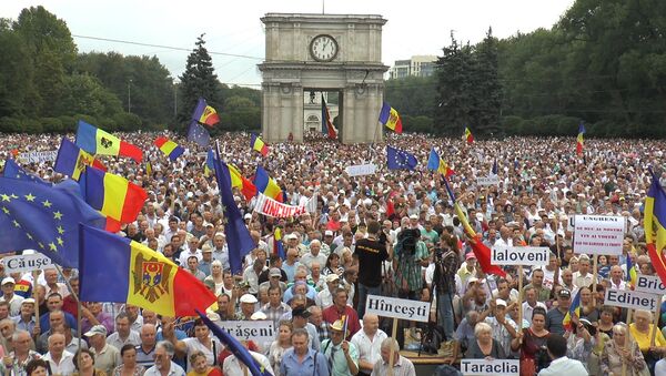 В Кишиневе проходят многотысячные протесты - Sputnik Молдова