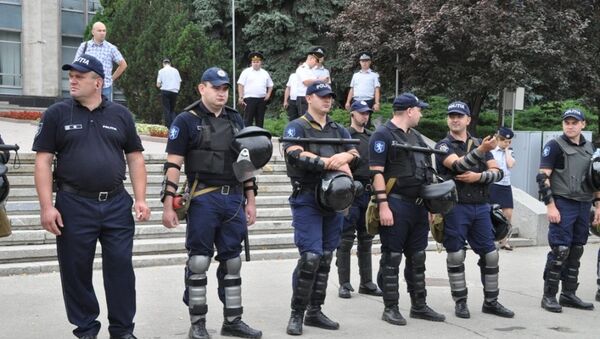 Антиправительственный митинг в центре Кишинева, полиция, оцепление, омон, - Sputnik Молдова