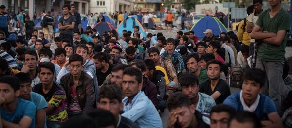 Мигранты на греческом острове Лесбос. Архивное фото Мигранты на греческом острове Лесбос. Архивное фото - Sputnik Moldova