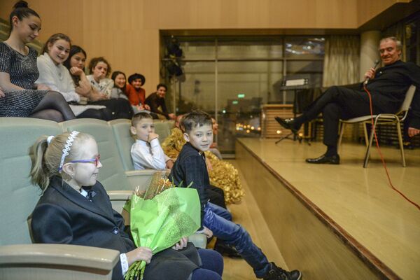 Дети из проекта Ты супер! Танцы встретились в Санкт-Петербурге с Валерием Гергиевым - Sputnik Молдова