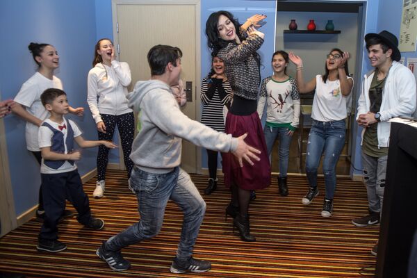Дети из проекта Ты супер! Танцы в Санкт-Петербурге приняли участие в мастер-классе по балету - Sputnik Молдова