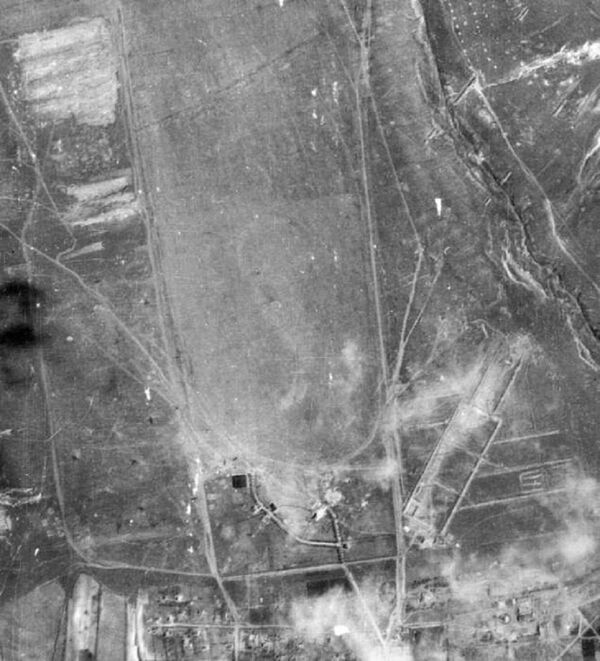 Кишинёвский аэропорт в 1944 году Кишинёвский аэропорт в 1944 году - Sputnik Молдова