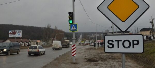 Светофор на выезде из Кишинева - Sputnik Moldova