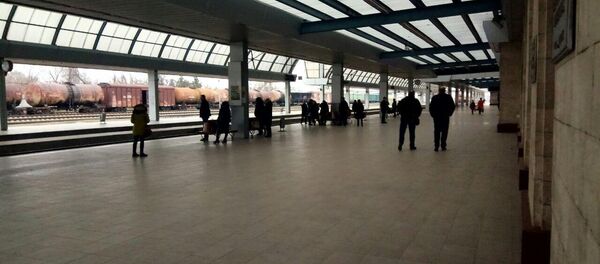 Ожидание на Железнодорожном вокзале Ожидание на Железнодорожном вокзале - Sputnik Молдова