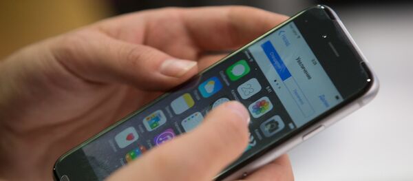 Старт продаж iPhone 6 и iPhone 6 plus в России - Sputnik Молдова