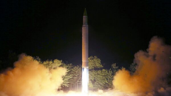 Un tir d'essai du missile balistique intercontinental nord-coréen Hwasong-14 - Sputnik Moldova-România