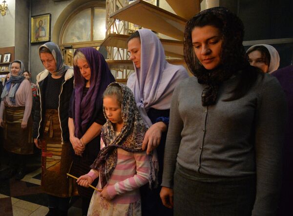Празднование Рождества Христова в городах России Празднование Рождества Христова в городах России - Sputnik Молдова