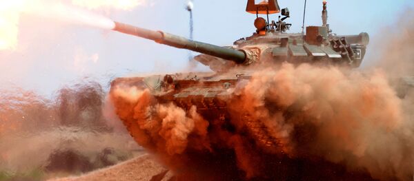 Танк Т-72Б3 на полигоне Кадамовский в Ростовской области во время подготовки к международному военно-техническому форуму Армия-2017 Танк Т-72Б3 на полигоне Кадамовский в Ростовской области во время подготовки к международному военно-техническому форуму Армия-2017 - Sputnik Молдова