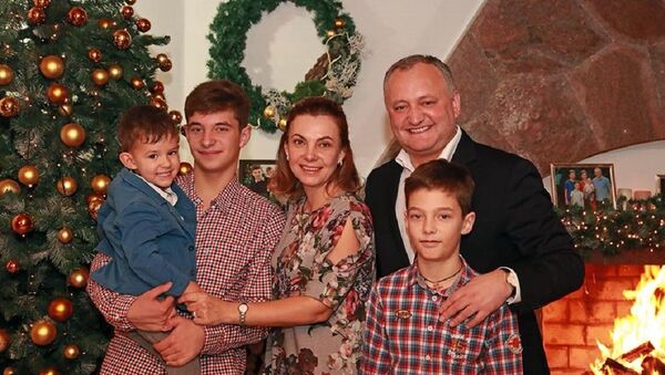 Igor Dodon și familia sa - Sputnik Moldova