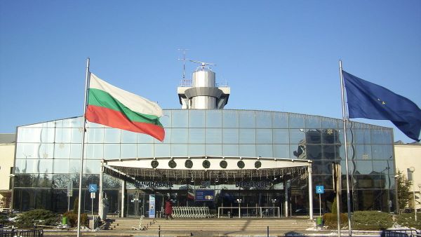 Sofia Airport. In front of Terminal 1 - Sputnik Moldova