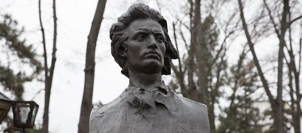 Бюст Михай Еминеску - Sputnik Moldova
