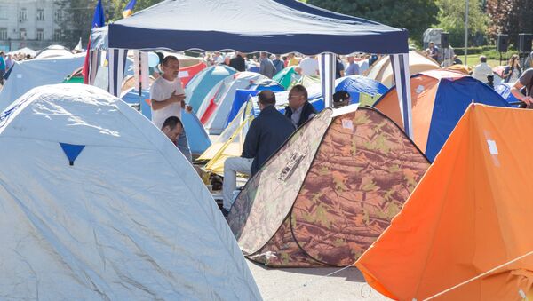 Антиправительственный митинг в центре Кишиневе, Палатки - Sputnik Молдова