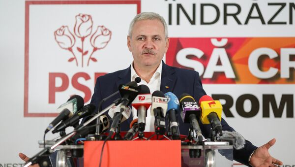 Leader of Romania's leftist Social Democratic Party (PSD) Liviu Dragnea gestures during a news conference following the end of the parliamentary elections, in Bucharest, Romania December 11, 2016 - Sputnik Moldova-România