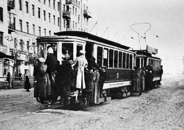 Московский трамвай начала 1920-х годов. Торжественное открытие состоялось 25 марта (6 апреля) 1899 года. - Sputnik Молдова