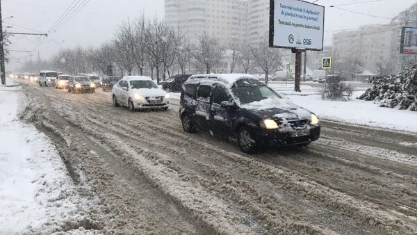 Дорога в снегу - Sputnik Молдова