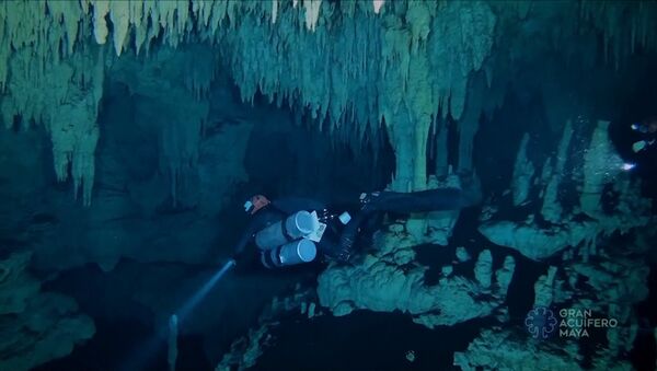 Самую большую на планете подводную пещеру нашли в Мексике - Sputnik Молдова