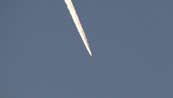 A Turkish fighter jet flies over the town of Hassa on the Turkish-Syrian border in Hatay province, Turkey January 20, 2018 - Sputnik Moldova-România
