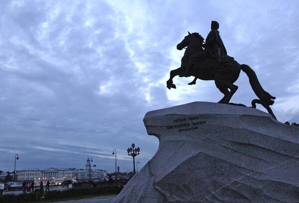 Памятник Петру I на Сенатской площади Санкт-Петербурга - Sputnik Молдова