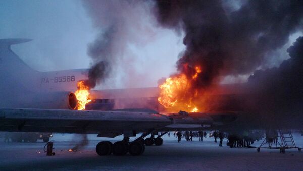 Пожар на борту самолета Ту-154 в аэропорту Сургута - Sputnik Молдова