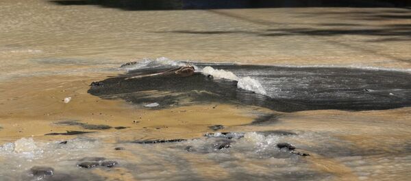 Прорыв трубы. Архивное фото - Sputnik Moldova