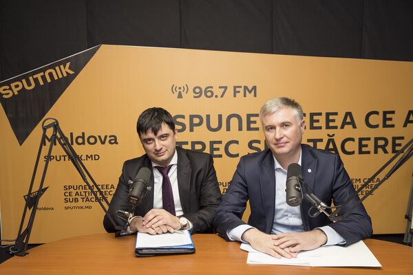 Corneliu Padnevici și Iuri Cicibaba, în studioul Sputnik Moldova Corneliu Padnevici și Iuri Cicibaba, în studioul Sputnik Moldova - Sputnik Moldova