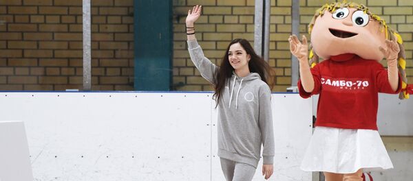 Проводы фигуристок Е. Медведевой и А. Загитовой на Олимпиаду в Пхенчхан - Sputnik Молдова