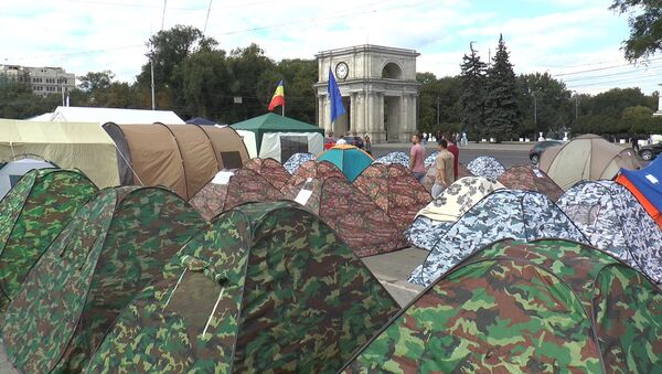 Палаточный городок: Любим, стрижемся, играем, едим - Sputnik Молдова