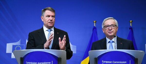 Klaus Iohannes și Jean-Claude Juncker - Sputnik Moldova-România